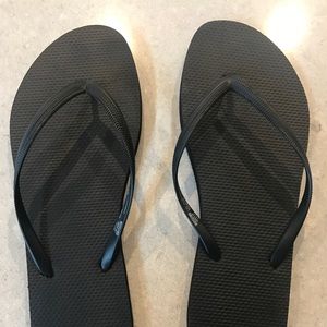 Black Rubber Flip-Flops Size 10-11